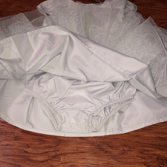 Gorgeous infant dress - Picture 4 of 5